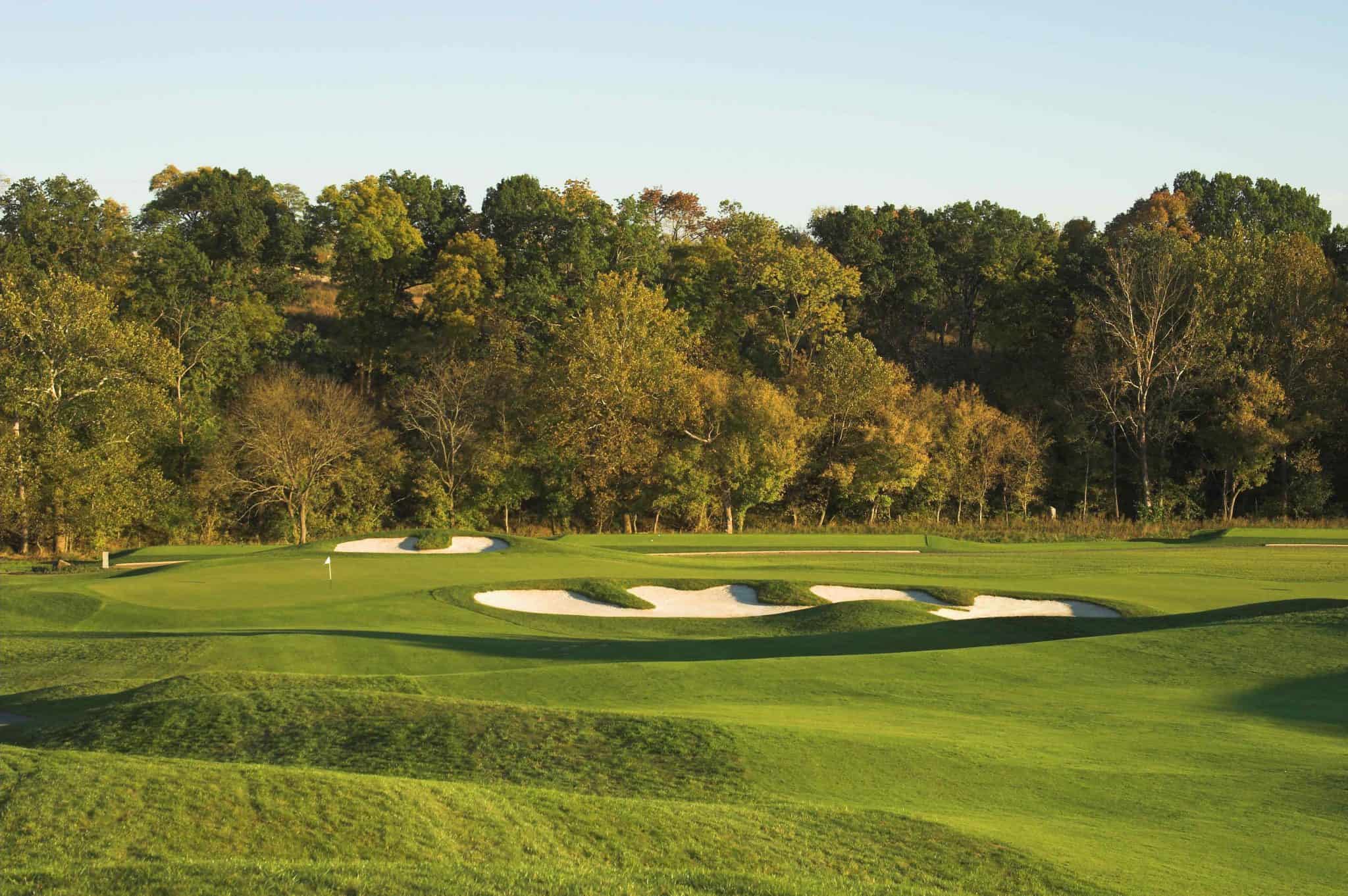 Golf hole at Blue Ridge Shadows Golf Club