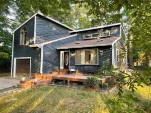 Light & Airy Home w/Private Hot Tub on Brookwoods Golf Course – Quinton, VA