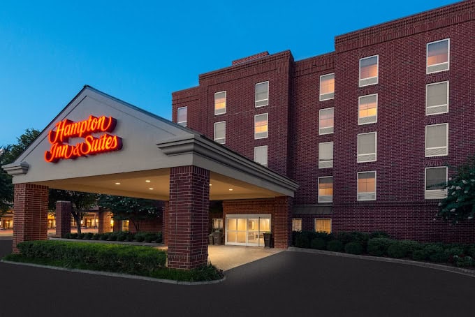 Hampton Inn & Suites Charlottesville at the University